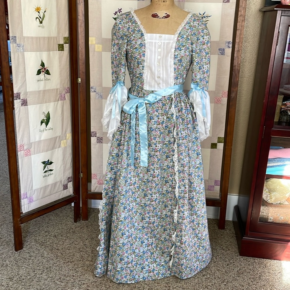 Vintage/handmade ca1976 dress w overskirt to celebrate bicentennial, blue calico - Picture 2 of 13
